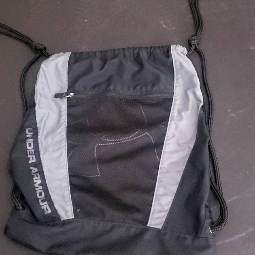 🎒